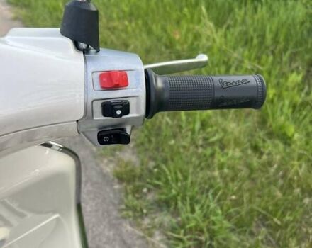 Білий Піаджо Vespa, об'ємом двигуна 0.12 л та пробігом 5 тис. км за 3200 $, фото 5 на Automoto.ua