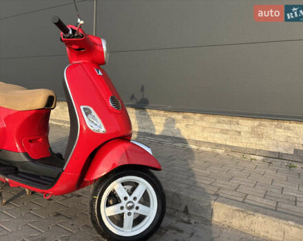 Красный Пиаджо Vespa, объемом двигателя 0.5 л и пробегом 18 тыс. км за 1500 $, фото 1 на Automoto.ua