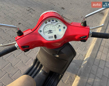 Красный Пиаджо Vespa, объемом двигателя 0.5 л и пробегом 18 тыс. км за 1500 $, фото 16 на Automoto.ua
