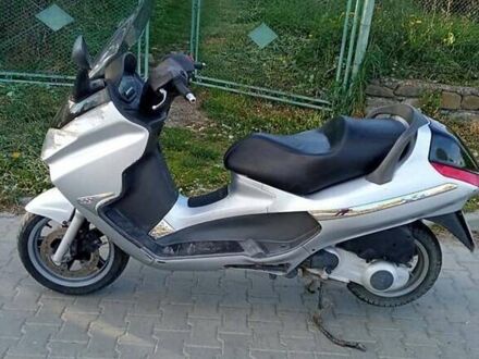 Пиаджо Х8 2005 в Косове на Automoto.ua Пиаджо Х8, объемом двигателя 0 л и пробегом 36 тыс. км за 550 $, фото 1 на Automoto.ua