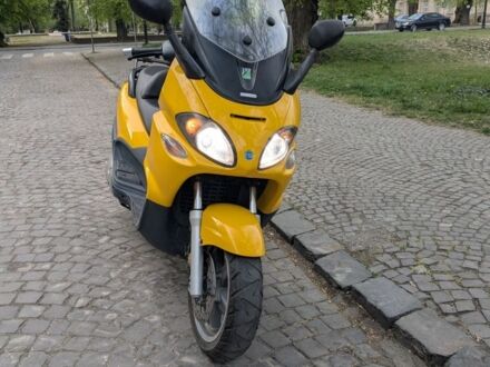 Жовтий Піаджо X9, об'ємом двигуна 0.5 л та пробігом 49 тис. км за 1550 $, фото 1 на Automoto.ua