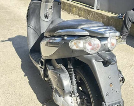 Серый Пиаджо Carnaby 200, объемом двигателя 0.2 л и пробегом 27 тыс. км за 950 $, фото 3 на Automoto.ua