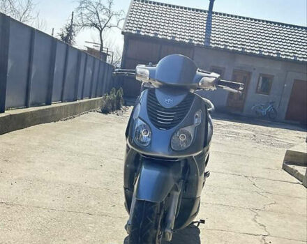 Серый Пиаджо Carnaby 200, объемом двигателя 0.2 л и пробегом 27 тыс. км за 950 $, фото 4 на Automoto.ua