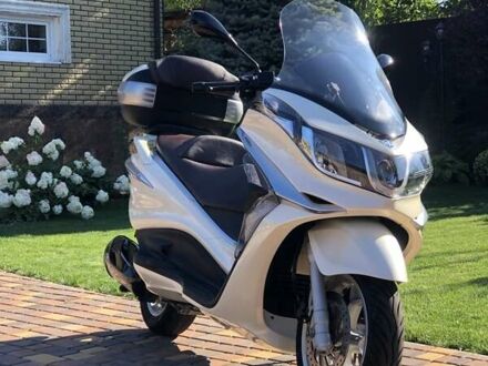 Піаджо X10 2014 у Умани на Automoto.ua Піаджо X10, об'ємом двигуна 0 л та пробігом 16 тис. км за 3800 $, фото 1 на Automoto.ua