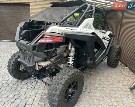 Белый Поларис RZR XP 1000, объемом двигателя 1 л и пробегом 1 тыс. км за 22900 $, фото 12 на Automoto.ua