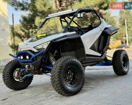 Білий Поларіс RZR XP 1000 EPS, об'ємом двигуна 1 л та пробігом 12 тис. км за 15999 $, фото 1 на Automoto.ua