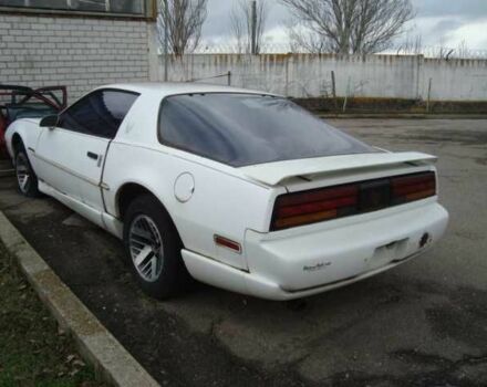 Білий Понтіак Firebird, об'ємом двигуна 3.1 л та пробігом 120 тис. км за 8000 $, фото 1 на Automoto.ua