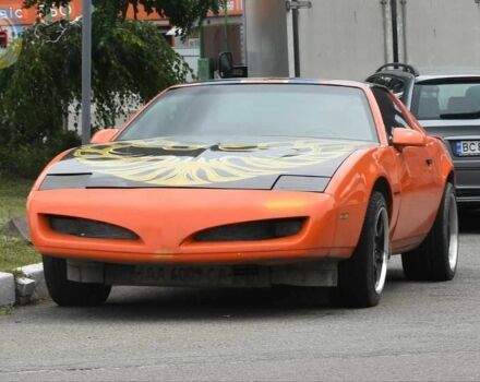 Оранжевый Понтиак Файрберд, объемом двигателя 0.57 л и пробегом 210 тыс. км за 7500 $, фото 1 на Automoto.ua