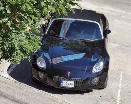 Черный Понтиак Солстис, объемом двигателя 2 л и пробегом 90 тыс. км за 18500 $, фото 5 на Automoto.ua