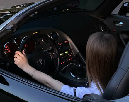 Черный Понтиак Солстис, объемом двигателя 2 л и пробегом 90 тыс. км за 18500 $, фото 6 на Automoto.ua