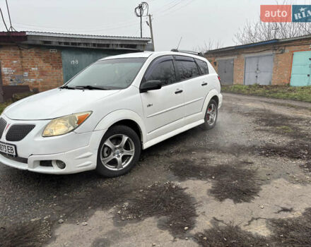 Белый Понтиак Вайб, объемом двигателя 1.8 л и пробегом 293 тыс. км за 3900 $, фото 1 на Automoto.ua