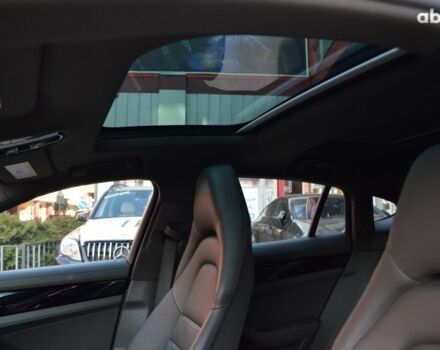 Порше 3302, объемом двигателя 2.3 л и пробегом 66 тыс. км за 76900 $, фото 4 на Automoto.ua