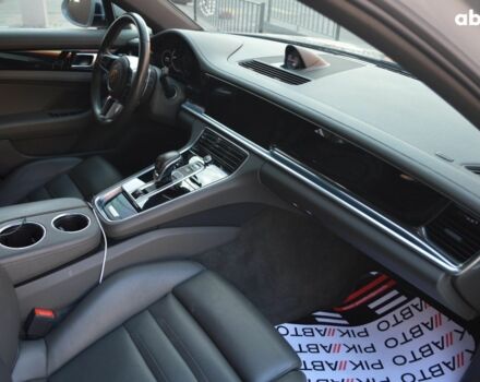 Порше 3302, объемом двигателя 2.3 л и пробегом 66 тыс. км за 76900 $, фото 7 на Automoto.ua