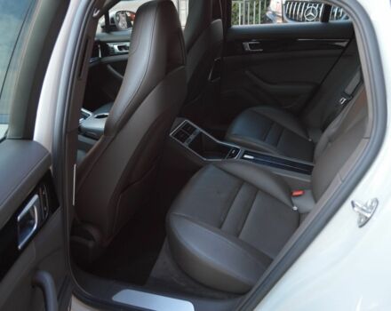 Порше 3302, объемом двигателя 2.3 л и пробегом 66 тыс. км за 76900 $, фото 3 на Automoto.ua
