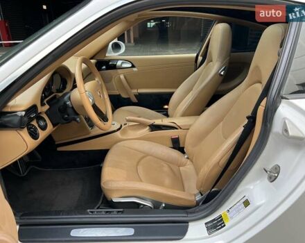 Білий Порше 911, об'ємом двигуна 3.6 л та пробігом 88 тис. км за 54000 $, фото 21 на Automoto.ua