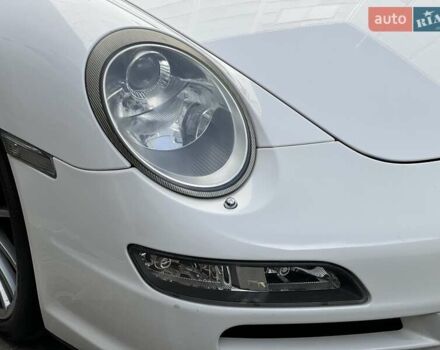Білий Порше 911, об'ємом двигуна 3.6 л та пробігом 88 тис. км за 54000 $, фото 17 на Automoto.ua