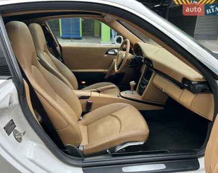 Білий Порше 911, об'ємом двигуна 3.6 л та пробігом 88 тис. км за 54000 $, фото 37 на Automoto.ua