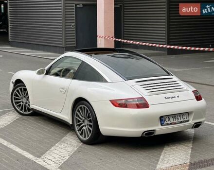 Білий Порше 911, об'ємом двигуна 3.6 л та пробігом 88 тис. км за 54000 $, фото 2 на Automoto.ua