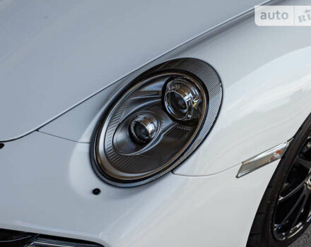 Белый Порше 911, объемом двигателя 3.6 л и пробегом 32 тыс. км за 99999 $, фото 8 на Automoto.ua