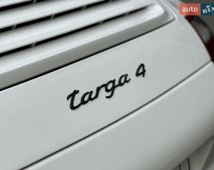 Білий Порше 911, об'ємом двигуна 3.6 л та пробігом 88 тис. км за 54000 $, фото 9 на Automoto.ua