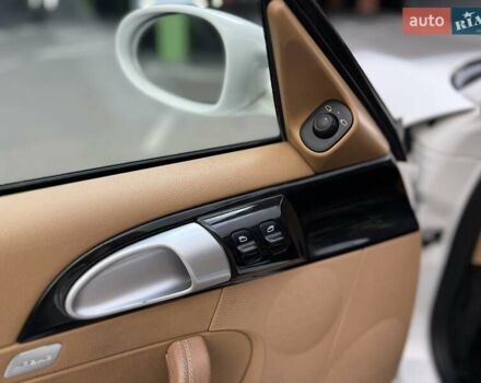 Білий Порше 911, об'ємом двигуна 3.6 л та пробігом 88 тис. км за 54000 $, фото 20 на Automoto.ua