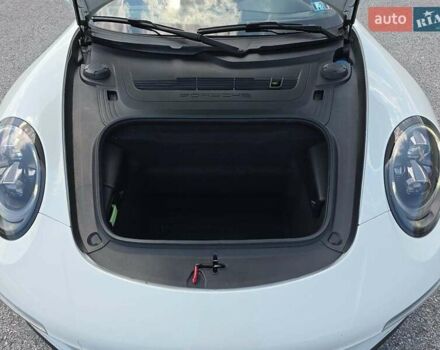 Белый Порше 911, объемом двигателя 0 л и пробегом 51 тыс. км за 78000 $, фото 13 на Automoto.ua