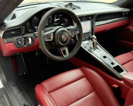 Порше 911 2019 в Черновцах на Automoto.ua Белый Порше 911, объемом двигателя 3.8 л и пробегом 36 тыс. км за 55000 $, фото 10 на Automoto.ua