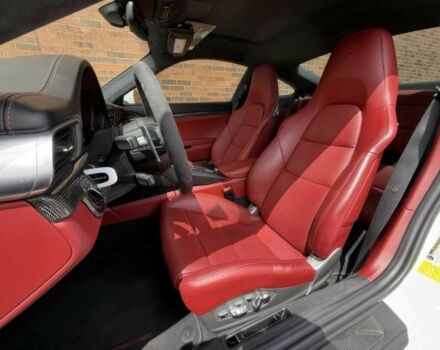 Порше 911 2019 в Черновцах на Automoto.ua Белый Порше 911, объемом двигателя 3.8 л и пробегом 36 тыс. км за 55000 $, фото 9 на Automoto.ua