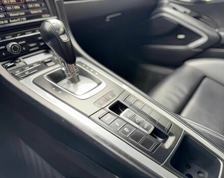 Черный Порше 911, объемом двигателя 3.8 л и пробегом 79 тыс. км за 42900 $, фото 9 на Automoto.ua