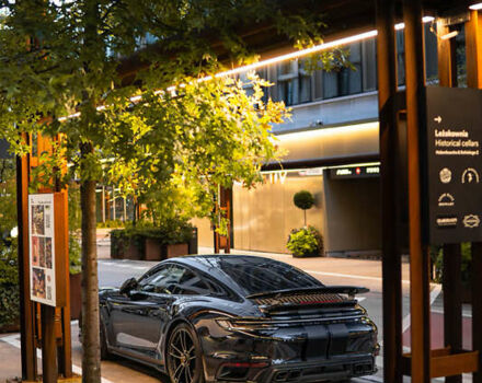 Черный Порше 911, объемом двигателя 3.75 л и пробегом 25 тыс. км за 260000 $, фото 17 на Automoto.ua