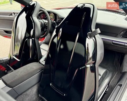 Красный Порше 911, объемом двигателя 2.98 л и пробегом 17 тыс. км за 160000 $, фото 31 на Automoto.ua