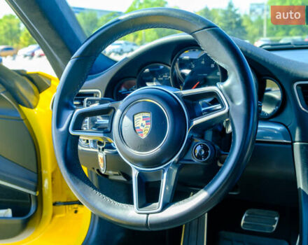Желтый Порше 911, объемом двигателя 2.98 л и пробегом 82 тыс. км за 100000 $, фото 5 на Automoto.ua