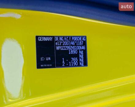 Желтый Порше 911, объемом двигателя 2.98 л и пробегом 82 тыс. км за 100000 $, фото 2 на Automoto.ua
