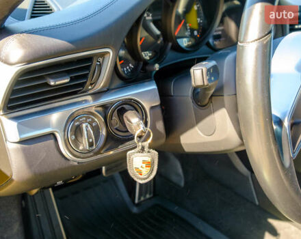 Желтый Порше 911, объемом двигателя 2.98 л и пробегом 82 тыс. км за 100000 $, фото 24 на Automoto.ua