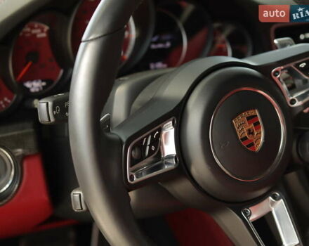 Сірий Порше 911, об'ємом двигуна 3.8 л та пробігом 47 тис. км за 180000 $, фото 22 на Automoto.ua