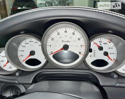 Сірий Порше 911, об'ємом двигуна 3.8 л та пробігом 28 тис. км за 99911 $, фото 31 на Automoto.ua