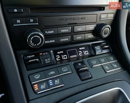 Серый Порше 911, объемом двигателя 2.98 л и пробегом 54 тыс. км за 109900 $, фото 58 на Automoto.ua