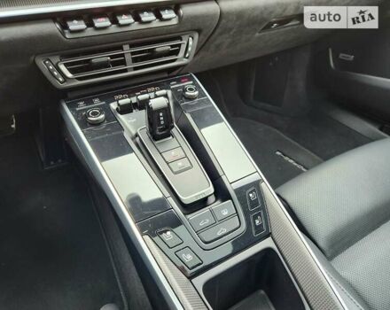 Сірий Порше 911, об'ємом двигуна 2.98 л та пробігом 9 тис. км за 184000 $, фото 29 на Automoto.ua