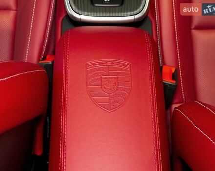 Серый Порше 911, объемом двигателя 2.98 л и пробегом 18 тыс. км за 175000 $, фото 33 на Automoto.ua
