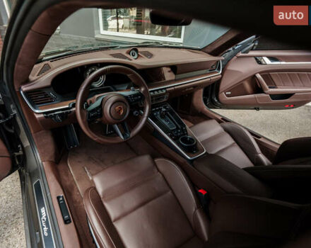 Сірий Порше 911, об'ємом двигуна 3.75 л та пробігом 26 тис. км за 305000 $, фото 16 на Automoto.ua