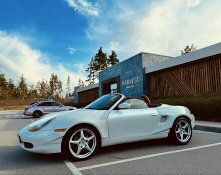 Белый Порше Бокстер, объемом двигателя 2.7 л и пробегом 145 тыс. км за 18999 $, фото 1 на Automoto.ua