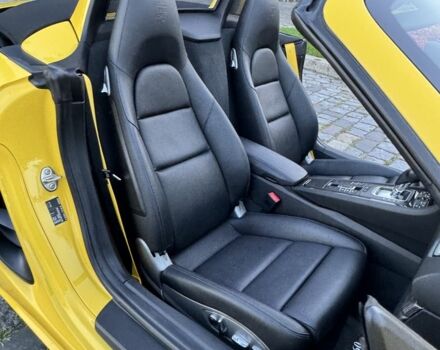 Жовтий Порше Boxster, об'ємом двигуна 2 л та пробігом 28 тис. км за 75555 $, фото 5 на Automoto.ua