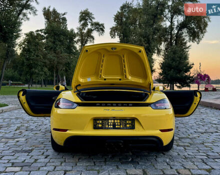 Желтый Порше Бокстер, объемом двигателя 1.99 л и пробегом 28 тыс. км за 75555 $, фото 89 на Automoto.ua