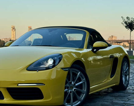 Желтый Порше Бокстер, объемом двигателя 1.99 л и пробегом 28 тыс. км за 75555 $, фото 122 на Automoto.ua