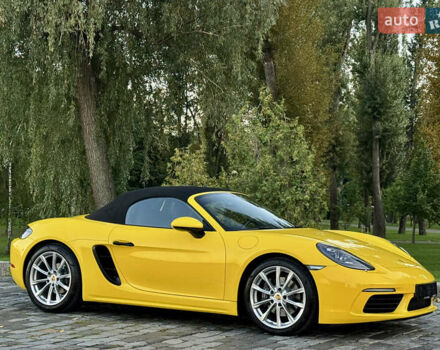Желтый Порше Бокстер, объемом двигателя 1.99 л и пробегом 28 тыс. км за 75555 $, фото 3 на Automoto.ua