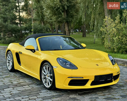 Желтый Порше Бокстер, объемом двигателя 1.99 л и пробегом 28 тыс. км за 75555 $, фото 2 на Automoto.ua