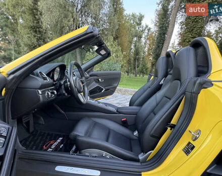 Желтый Порше Бокстер, объемом двигателя 1.99 л и пробегом 28 тыс. км за 75555 $, фото 47 на Automoto.ua