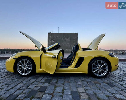 Желтый Порше Бокстер, объемом двигателя 1.99 л и пробегом 28 тыс. км за 75555 $, фото 87 на Automoto.ua