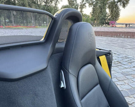 Желтый Порше Бокстер, объемом двигателя 1.99 л и пробегом 28 тыс. км за 75555 $, фото 44 на Automoto.ua