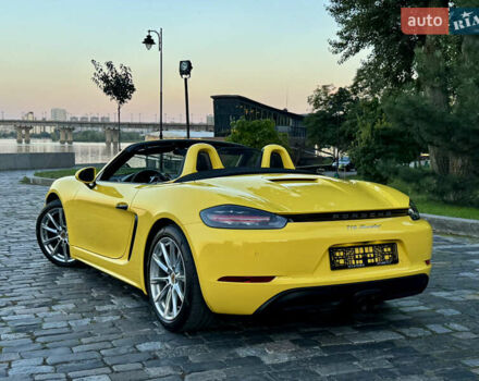 Желтый Порше Бокстер, объемом двигателя 1.99 л и пробегом 28 тыс. км за 75555 $, фото 92 на Automoto.ua